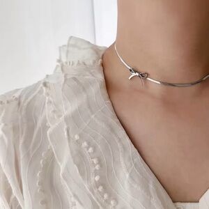 Elegant Silver Bow Choker Necklace